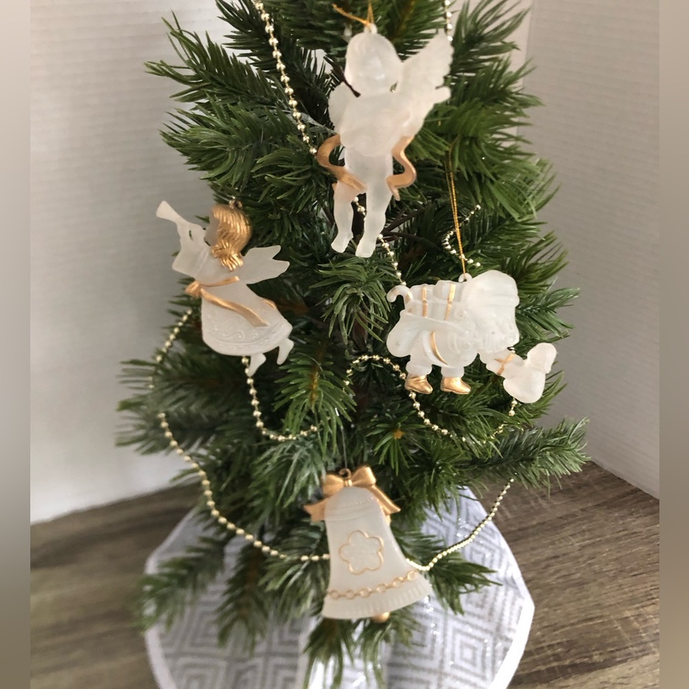 Vtg Gold and White Holiday Ornaments